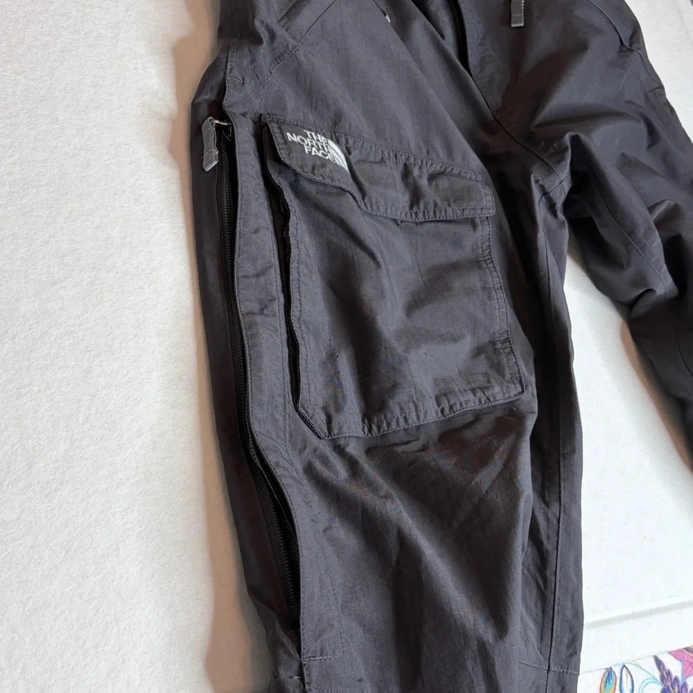 The North Face Hyvent Men's Dark Gray Cargo Pants ski pants, size small *repair*